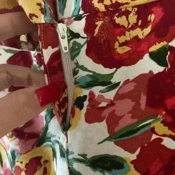 EUC Loft Vibrant Floral Mini Skirt Size 00 Petite - Picture 5 of 11